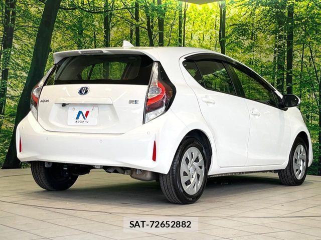 Toyota AQUA 2021-03 6670184-16