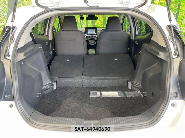 Toyota AQUA 2023-01 6670159-10