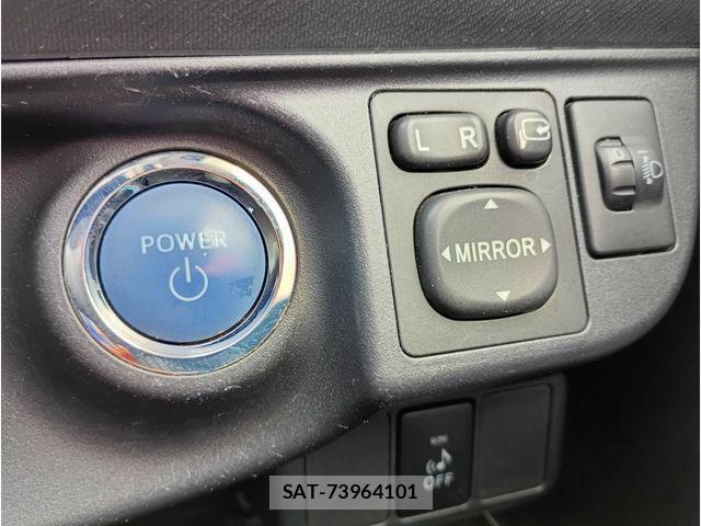 Toyota AQUA 2013-03 6670227-9