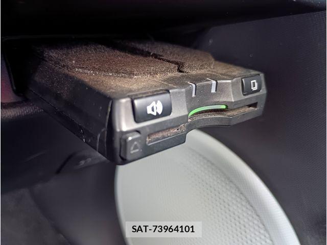 Toyota AQUA 2013-03 6670227-10