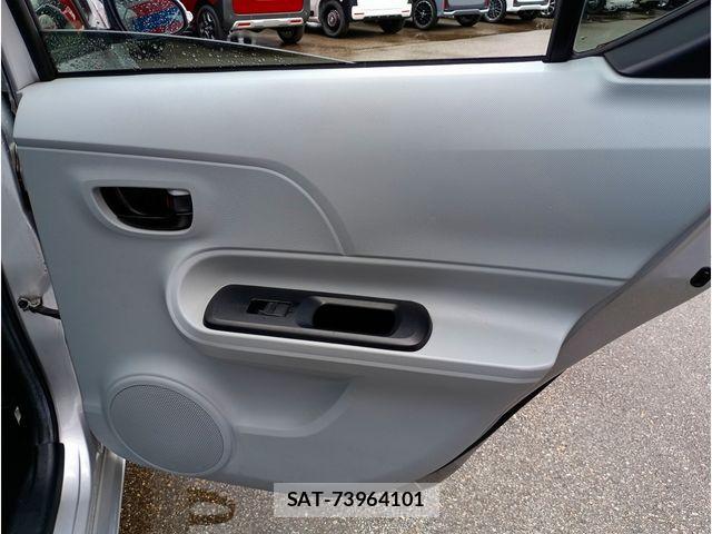 Toyota AQUA 2013-03 6670227-13