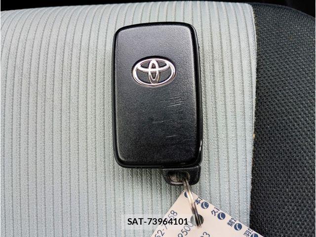 Toyota AQUA 2013-03 6670227-14
