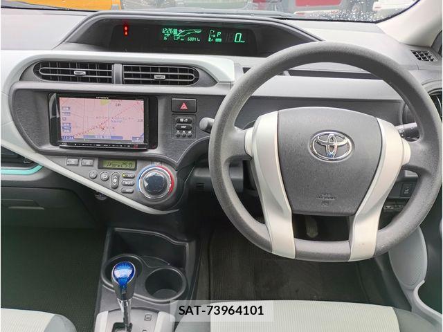 Toyota AQUA 2013-03 6670227-3