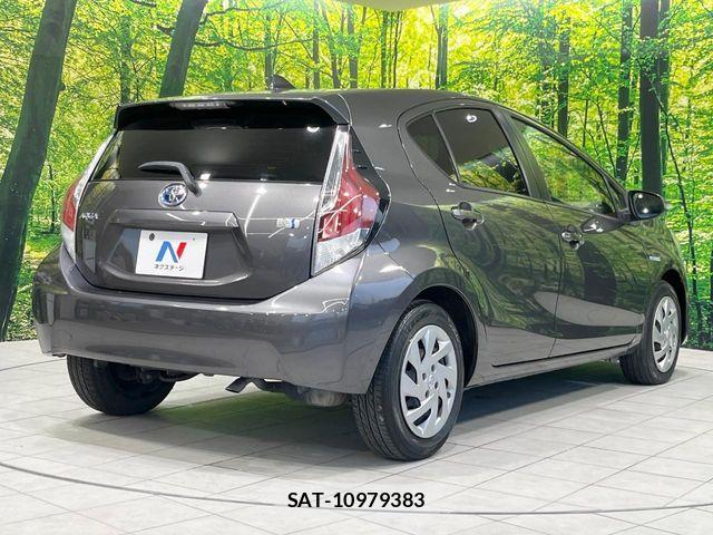 Toyota AQUA 2015-03 6670213-16