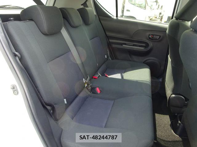 Toyota AQUA 2021-02 6670180-14