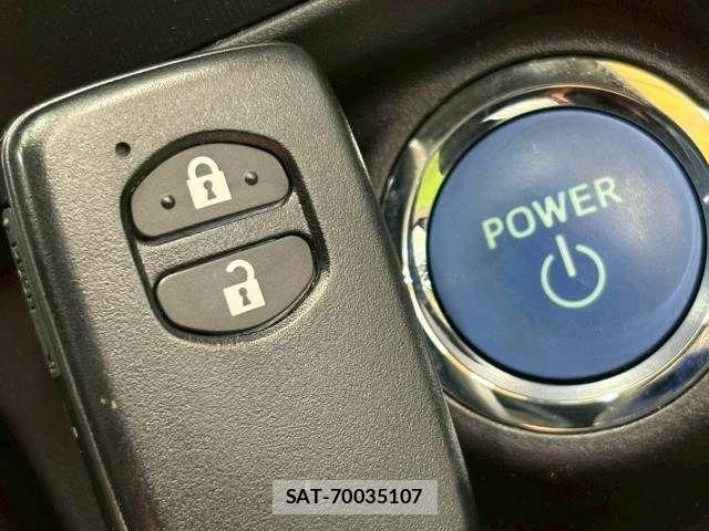 Toyota AQUA 2017-12 6670170-12