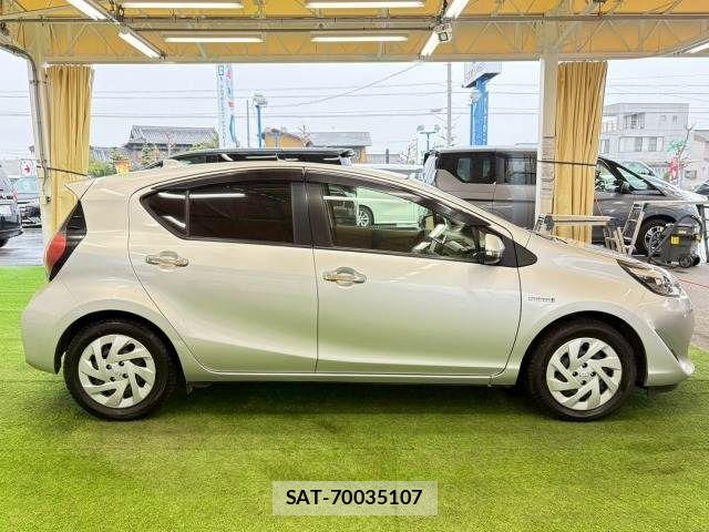 Toyota AQUA 2017-12 6670170-17