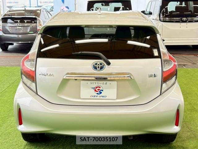 Toyota AQUA 2017-12 6670170-18