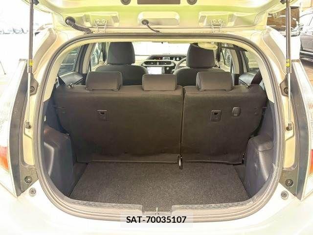 Toyota AQUA 2017-12 6670170-19