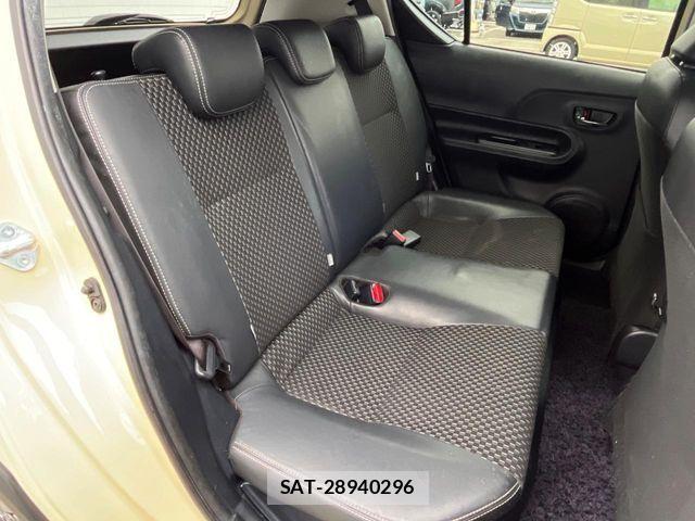 Toyota AQUA 2017-08 6670191-9