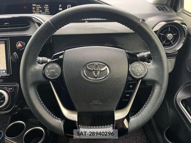 Toyota AQUA 2017-08 6670191-11