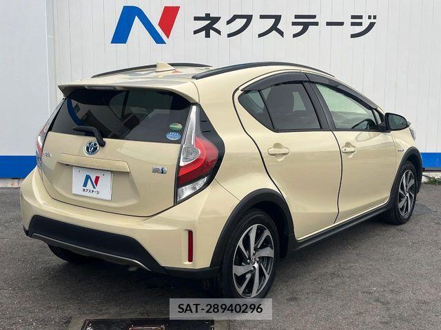 Toyota AQUA 2017-08 6670191-17