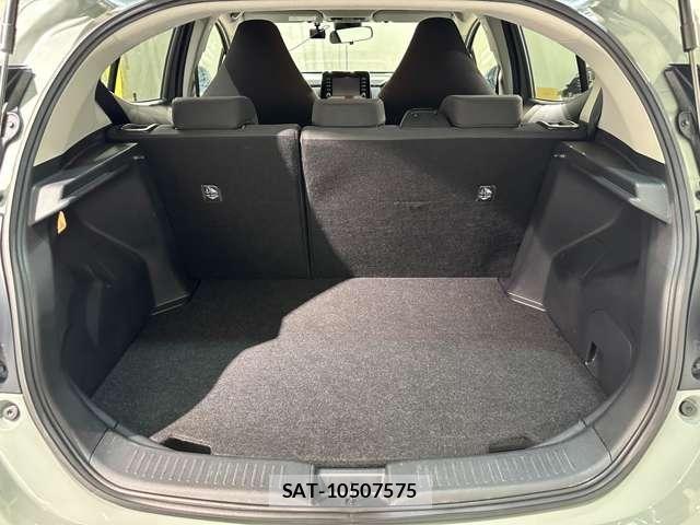 Toyota AQUA 2024-01 6670164-25