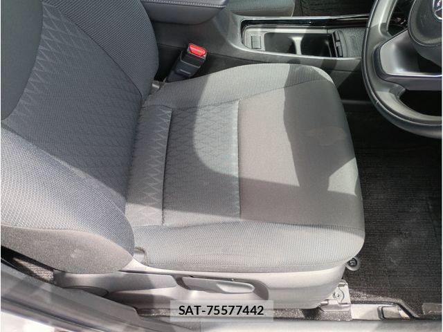 Toyota AQUA 2021-10 6674956-13