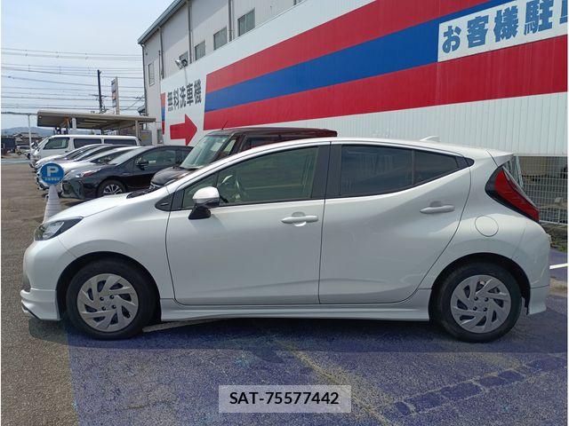 Toyota AQUA 2021-10 6674956-3