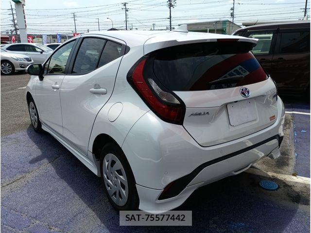 Toyota AQUA 2021-10 6674956-4