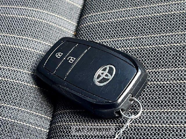 Toyota AQUA 2021-09 6674929-17