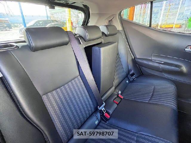 Toyota AQUA 2021-09 6674929-3