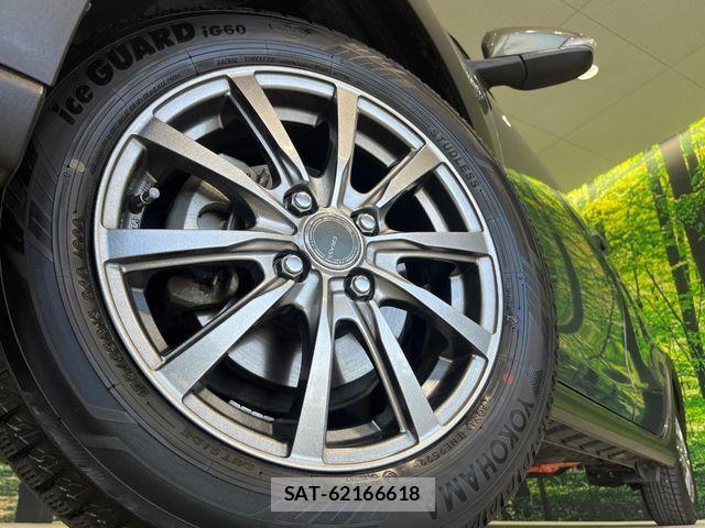 Toyota AQUA 2019-06 6674951-12
