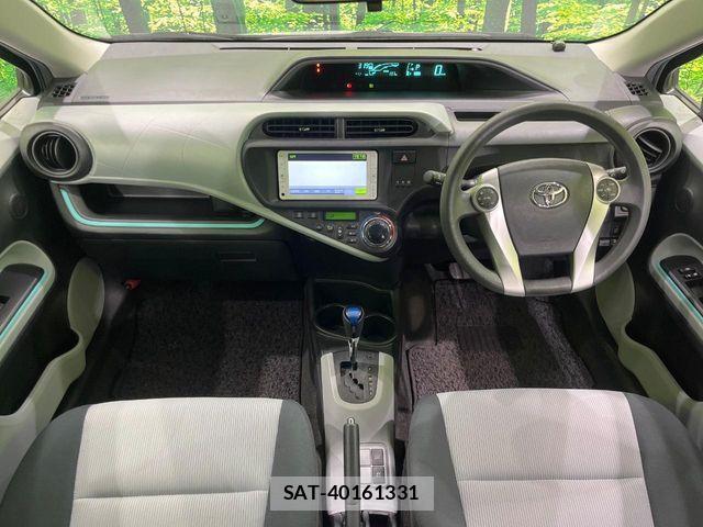 Toyota AQUA 2012-10 6674977-1