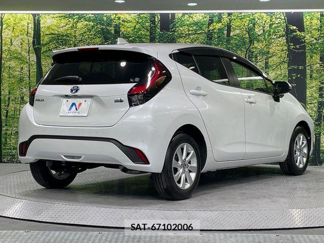 Toyota AQUA 2022-11 6674935-16