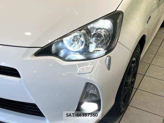 Toyota AQUA 2013-03 6674975-12