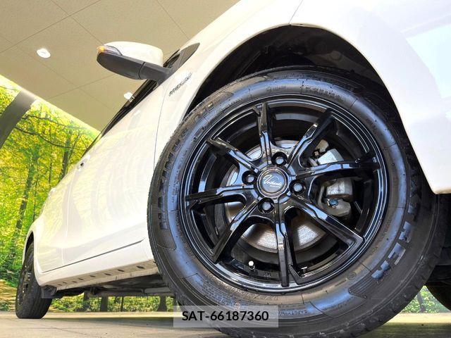 Toyota AQUA 2013-03 6674975-13