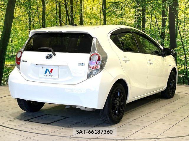 Toyota AQUA 2013-03 6674975-16