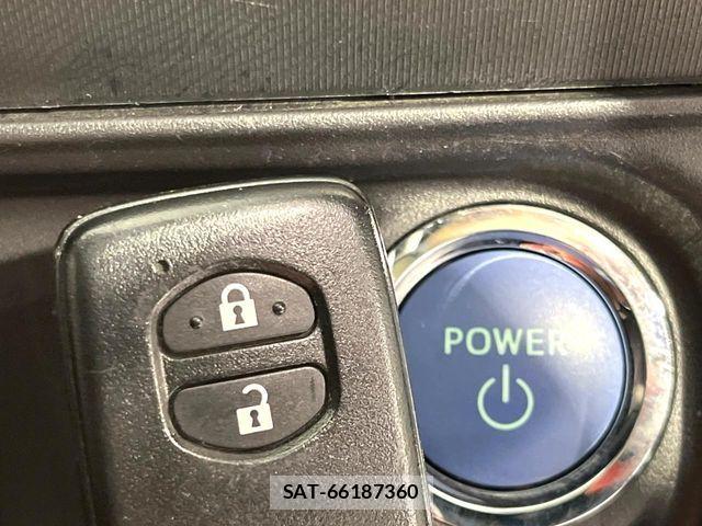 Toyota AQUA 2013-03 6674975-4