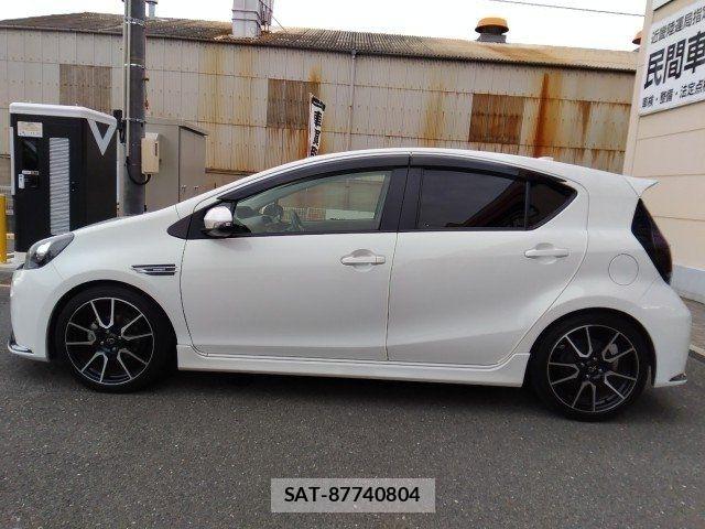Toyota AQUA 2015-05 6674957-6