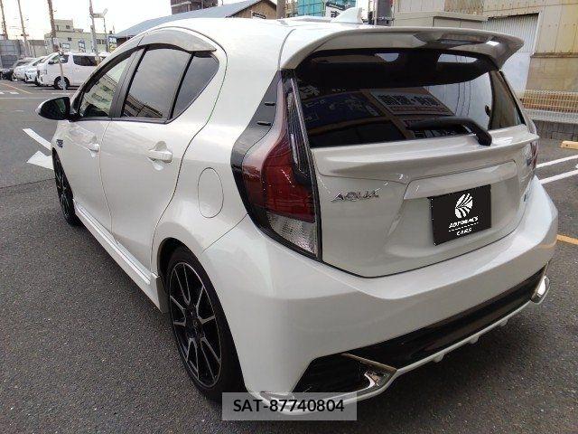Toyota AQUA 2015-05 6674957-8