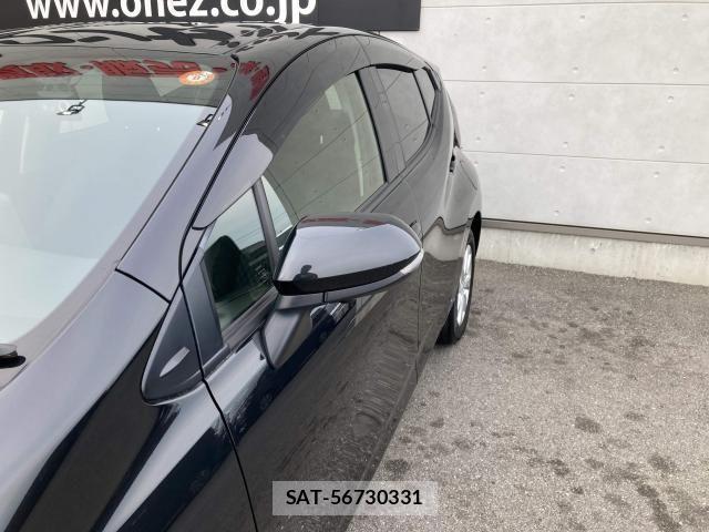 Toyota AQUA 2022-01 6674937-12