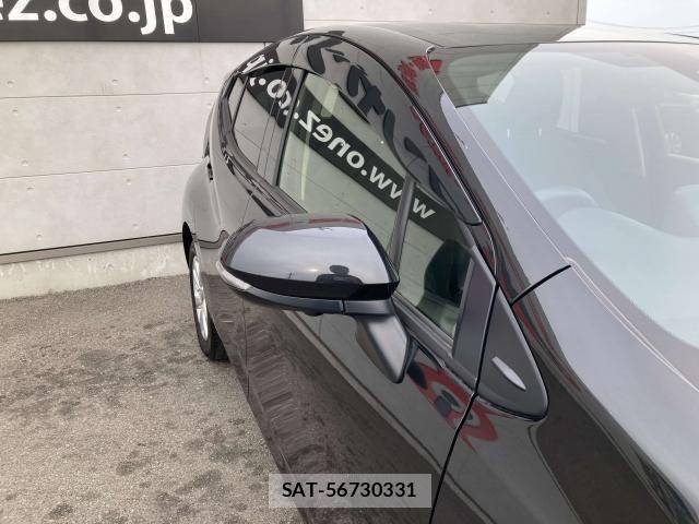 Toyota AQUA 2022-01 6674937-14