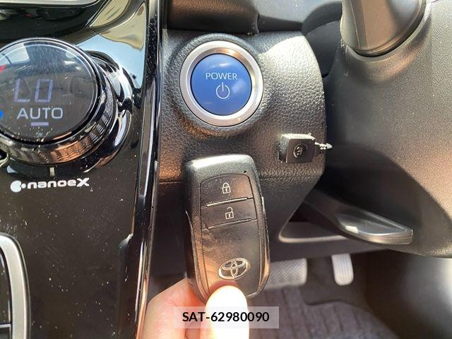 Toyota AQUA 2022-09 6674940-21