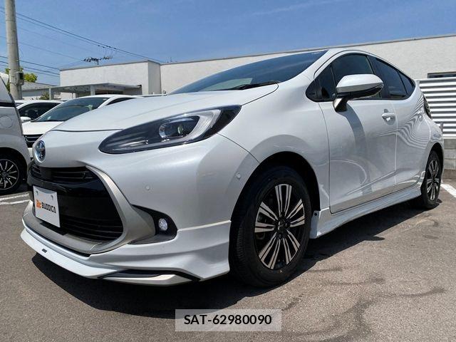 Toyota AQUA 2022-09 6674940-3