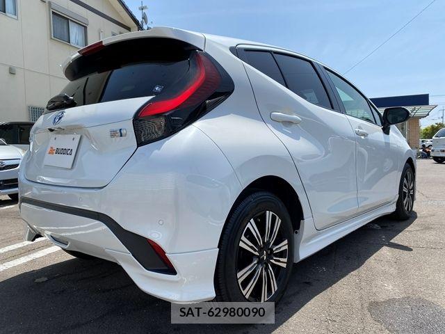 Toyota AQUA 2022-09 6674940-6