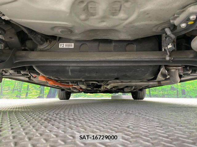 Toyota AQUA 2017-08 6674955-18