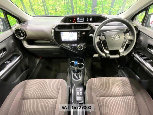 Toyota AQUA 2017-08 6674955-3