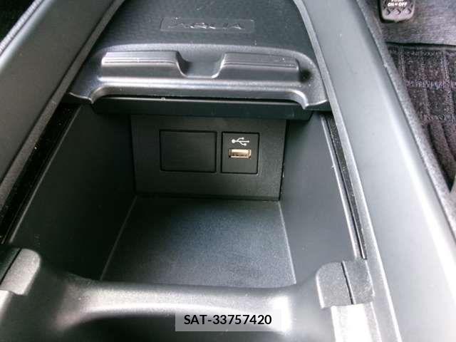 Toyota AQUA 2023-01 6674938-14