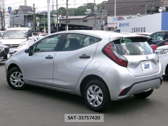 Toyota AQUA 2023-01 6674938-1
