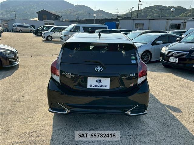 Toyota AQUA 2018-10 6674945-11