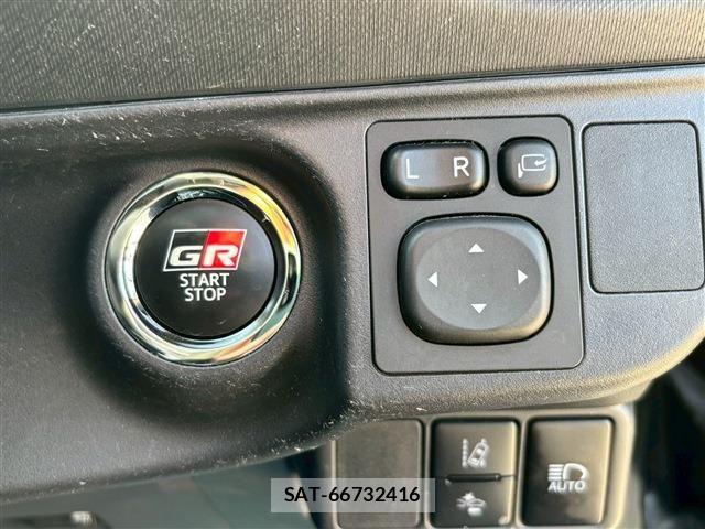 Toyota AQUA 2018-10 6674945-16