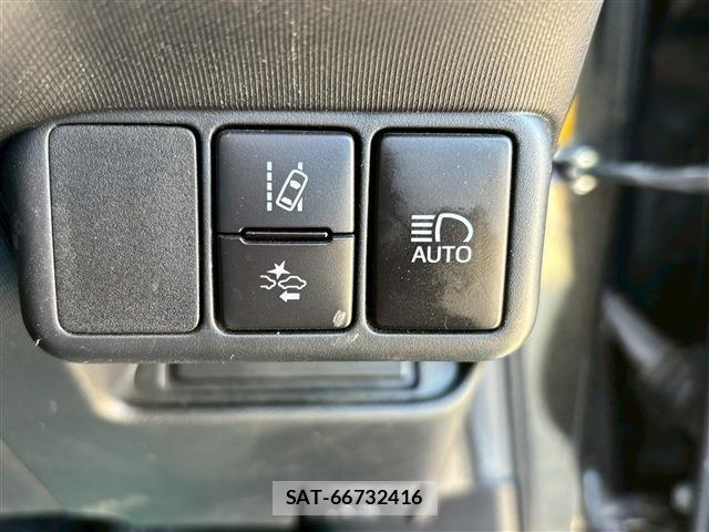 Toyota AQUA 2018-10 6674945-17
