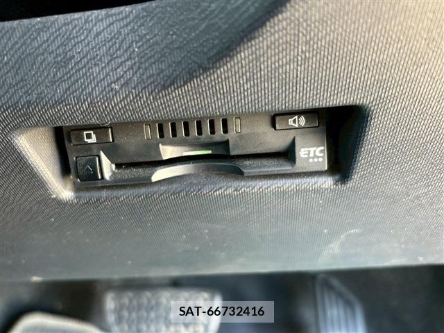 Toyota AQUA 2018-10 6674945-18
