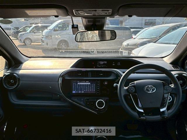 Toyota AQUA 2018-10 6674945-2