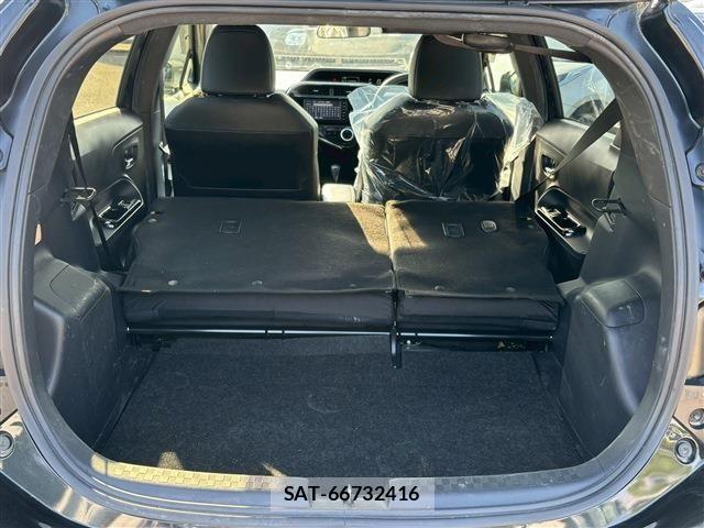 Toyota AQUA 2018-10 6674945-6