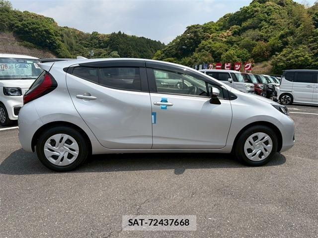 Toyota AQUA 2022-09 6674946-9