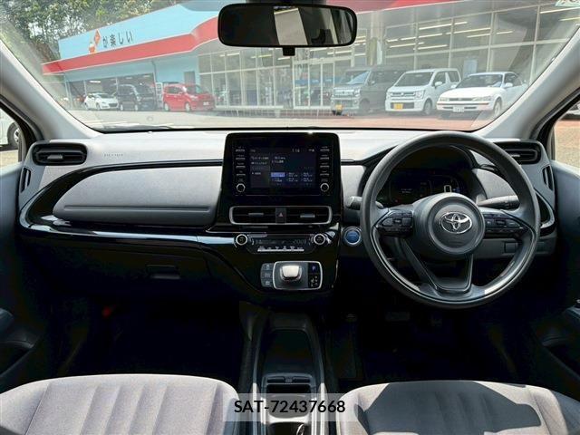 Toyota AQUA 2022-09 6674946-13