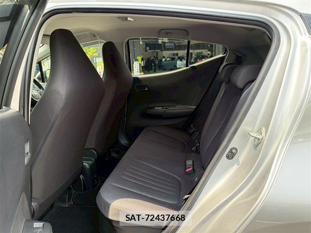 Toyota AQUA 2022-09 6674946-14
