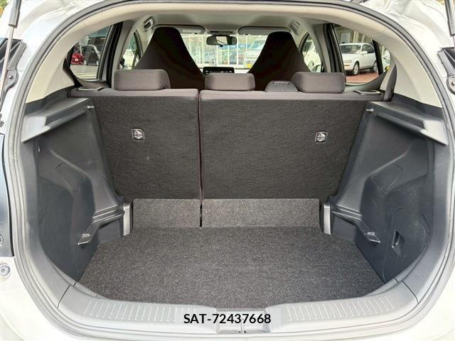 Toyota AQUA 2022-09 6674946-15